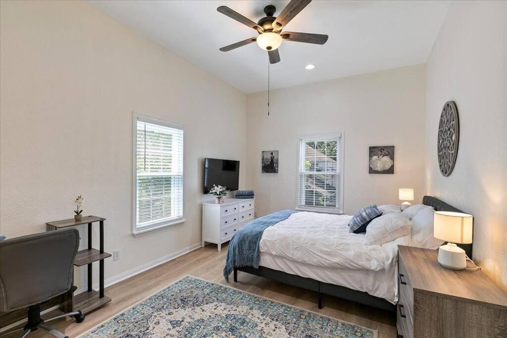 Lucky House - Tranquility In The Middle Of Houston - Tv In Every Room - 300 M2 Экстерьер фото