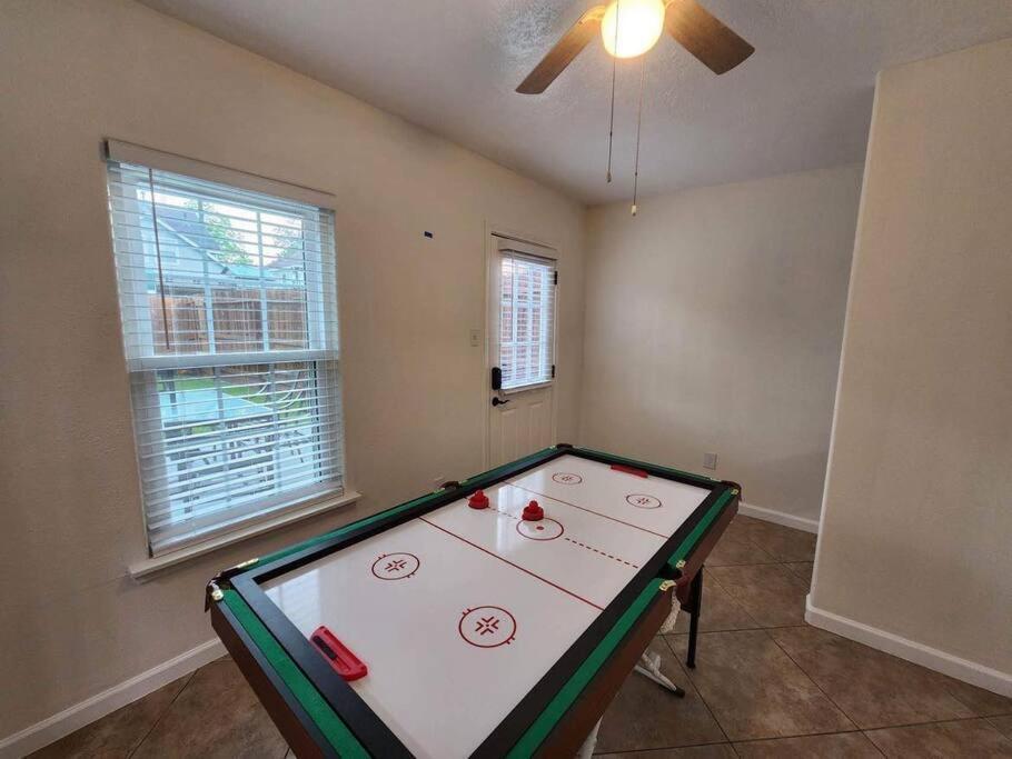 Lucky House - Tranquility In The Middle Of Houston - Tv In Every Room - 300 M2 Экстерьер фото